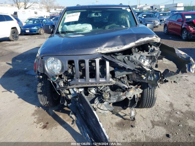 1C4NJRFB9GD522287 Jeep Patriot Latitude
