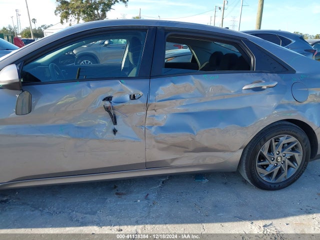 KMHLM4DGXRU753682 Hyundai ELANTRA SEL