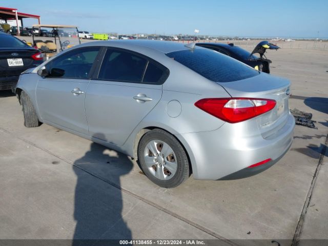 KNAFK4A65G5535656 KIA FORTE LX