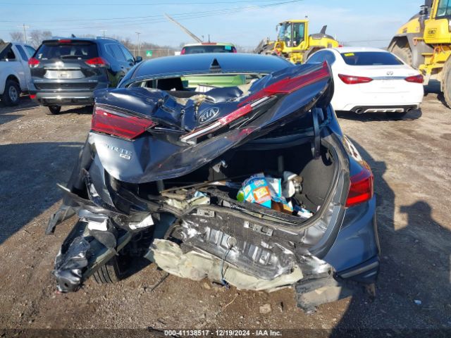 3KPF24AD6ME407184 KIA FORTE FE