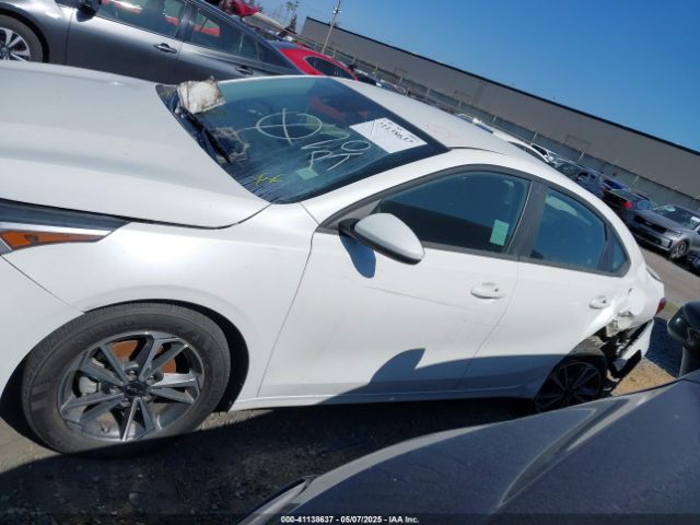 3KPF24AD1NE474373 KIA Forte Lxs