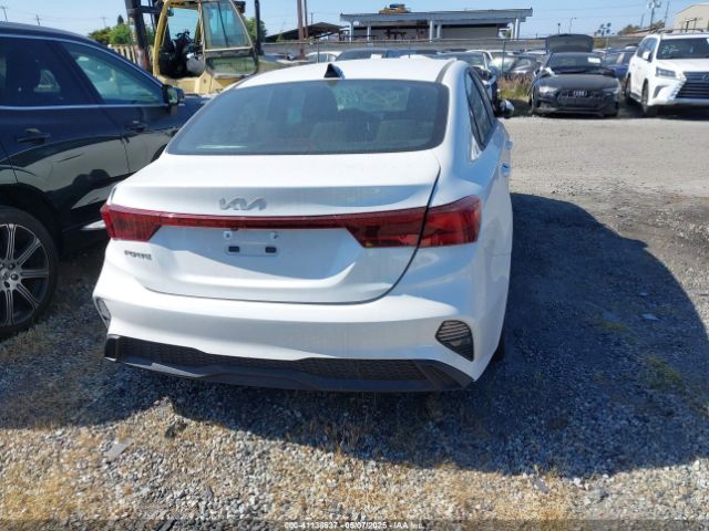 3KPF24AD1NE474373 KIA Forte Lxs