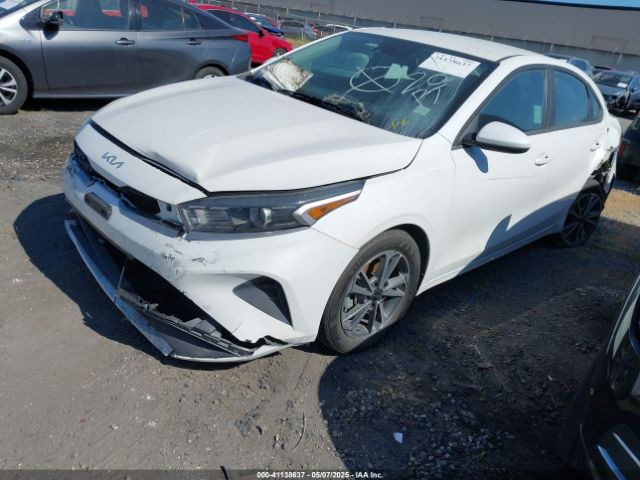 3KPF24AD1NE474373 KIA Forte Lxs