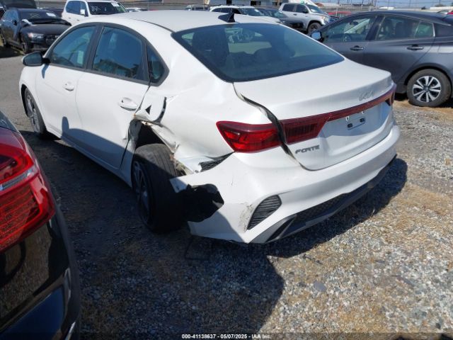 3KPF24AD1NE474373 KIA Forte Lxs