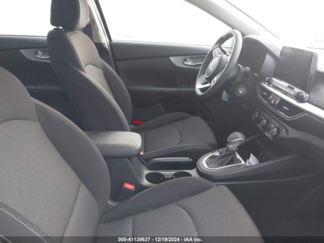 3KPF24AD1NE474373 KIA Forte Lxs
