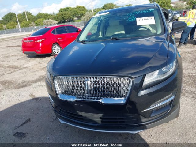 5LMCJ1C95KUL50464 Lincoln Mkc Standard