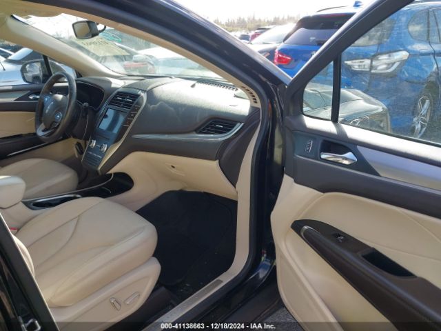 5LMCJ1C95KUL50464 Lincoln Mkc Standard