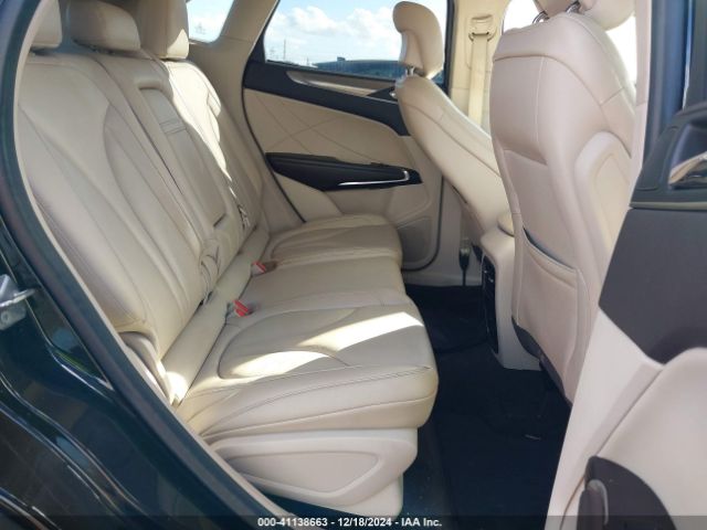 5LMCJ1C95KUL50464 Lincoln Mkc Standard