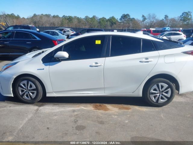 JTDKARFU3G3010339 Toyota Prius Three