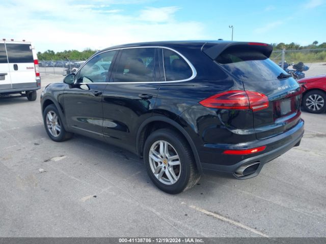2016 PORSCHE CAYENNE WP1AA2A28GKA14271 Photo 2