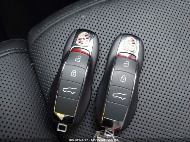 WP1AA2A5XRLB20065 Porsche Macan T