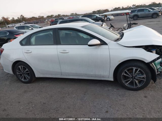 3KPF24AD1PE693739 KIA Forte Lxs