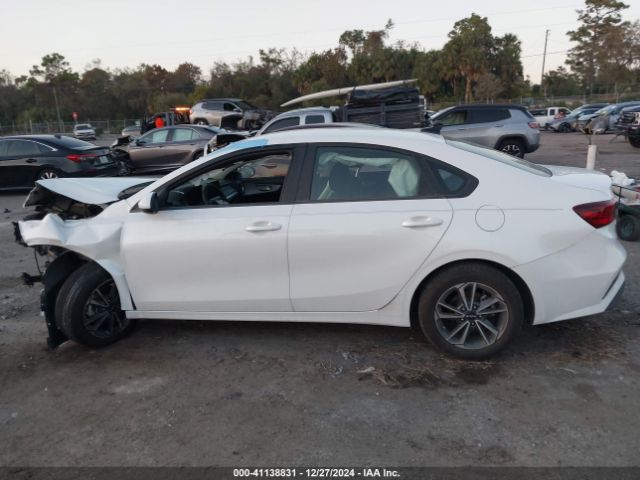 3KPF24AD1PE693739 KIA Forte Lxs