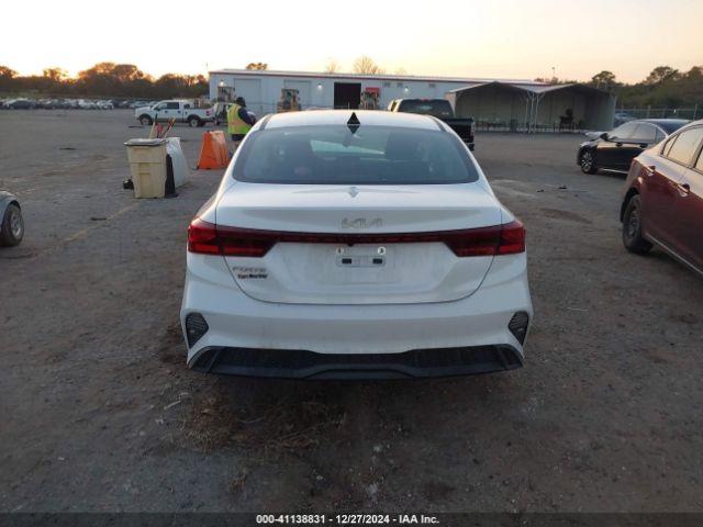 3KPF24AD1PE693739 KIA Forte Lxs