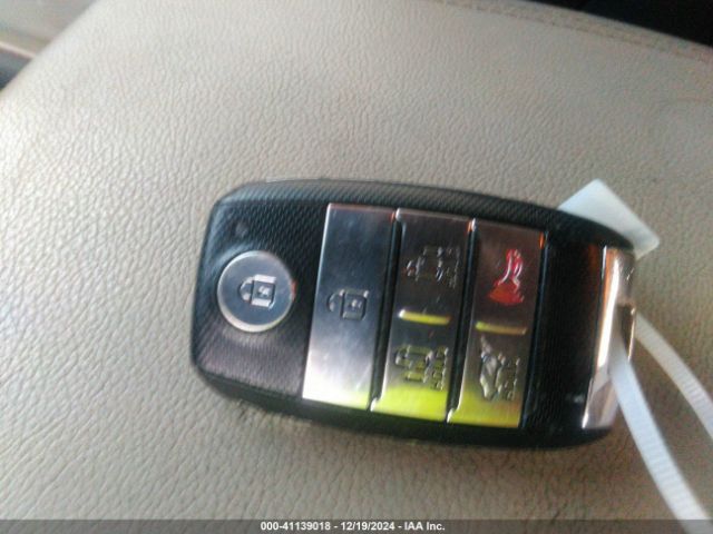 KNDMB5C14H6243056 KIA SEDONA LX