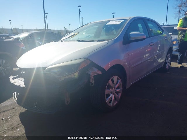 Toyota COROLLA LE 2015 5YFBURHE3FP232303 Image 2