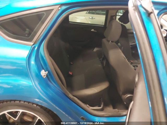 1FADP3K23FL261715 Ford FOCUS SE
