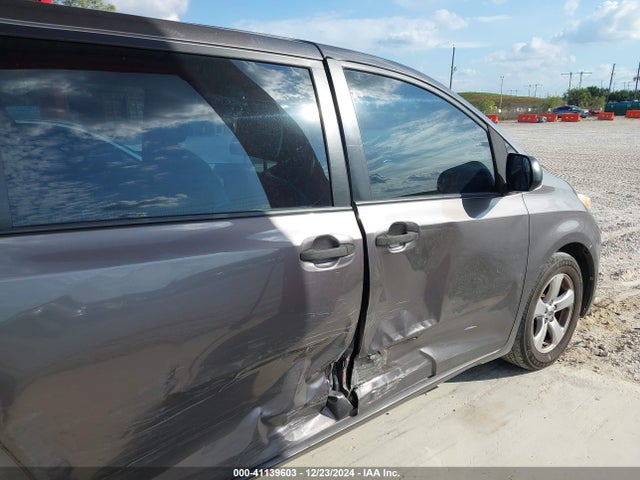 Toyota Sienna L 7 Passenger 2017 5TDZZ3DCXHS778141 Image 17