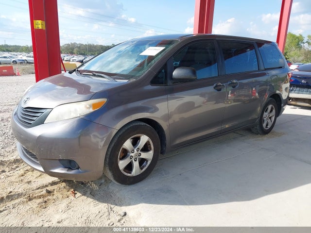 Toyota Sienna L 7 Passenger 2017 5TDZZ3DCXHS778141 Image 2