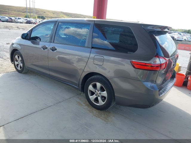 Toyota Sienna L 7 Passenger 2017 5TDZZ3DCXHS778141 Image 3