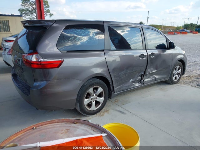 Toyota Sienna L 7 Passenger 2017 5TDZZ3DCXHS778141 Image 4