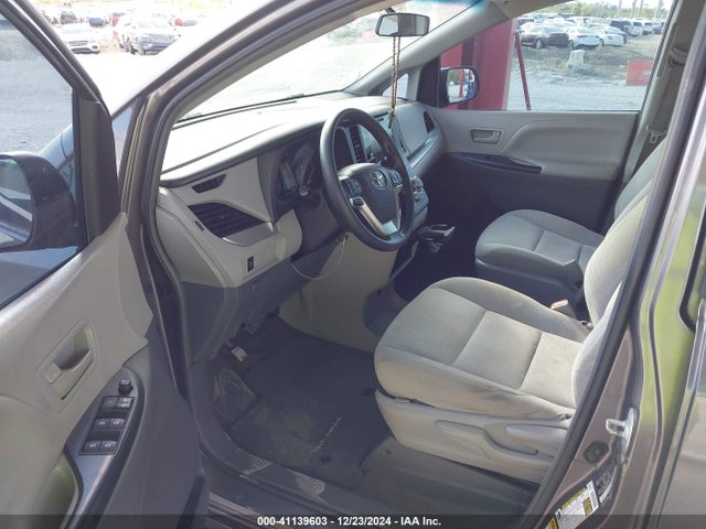 Toyota Sienna L 7 Passenger 2017 5TDZZ3DCXHS778141 Image 5