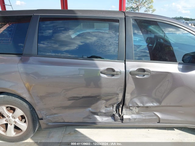 Toyota Sienna L 7 Passenger 2017 5TDZZ3DCXHS778141 Image 6