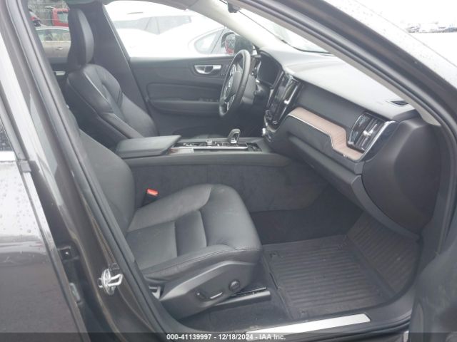 YV4L12RK5N1051289 Volvo Xc60 B5 Momentum