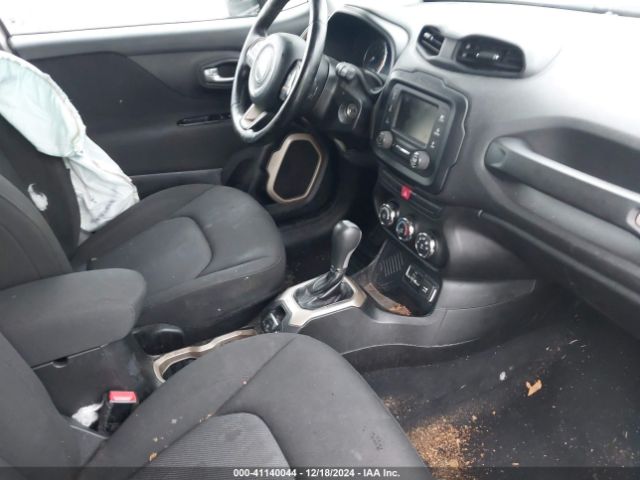ZACCJABT8FPB36645 Jeep Renegade Latitude
