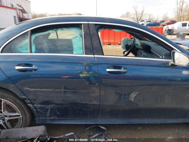 W1K3G4FB3NJ365112 Mercedes-Benz A 220 4matic