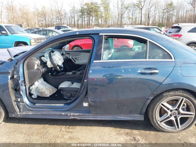 W1K3G4FB3NJ365112 Mercedes-Benz A 220 4matic