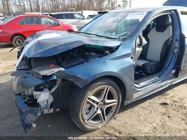 W1K3G4FB3NJ365112 Mercedes-Benz A 220 4matic