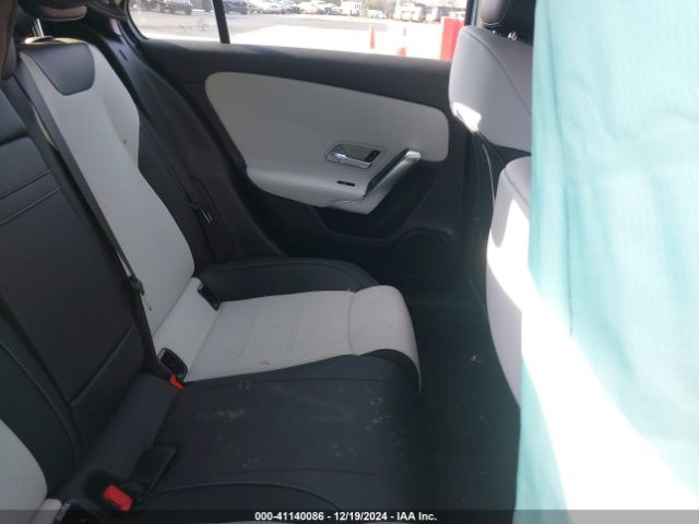 W1K3G4FB3NJ365112 Mercedes-Benz A 220 4matic