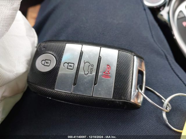 KNDJX3A55G7385858 KIA Soul !
