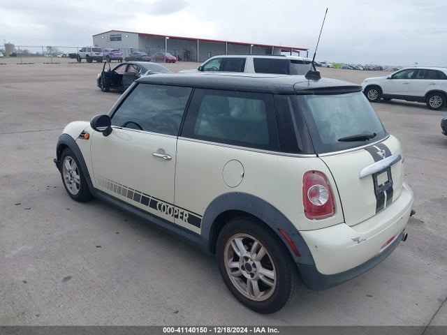 2013 MINI HARDTOP WMWSU3C51DT548838 Photo 2