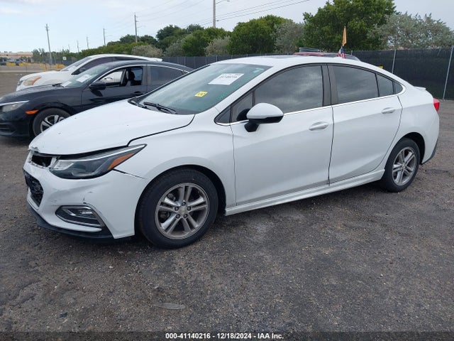 Chevrolet Cruze Lt Auto 2018 1G1BE5SMXJ7142719 Image 2
