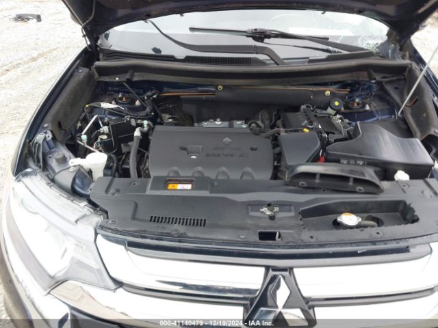 JA4AD2A3XHZ030265 Mitsubishi Outlander Es