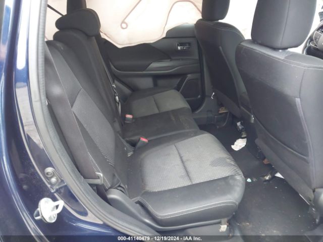 JA4AD2A3XHZ030265 Mitsubishi Outlander Es