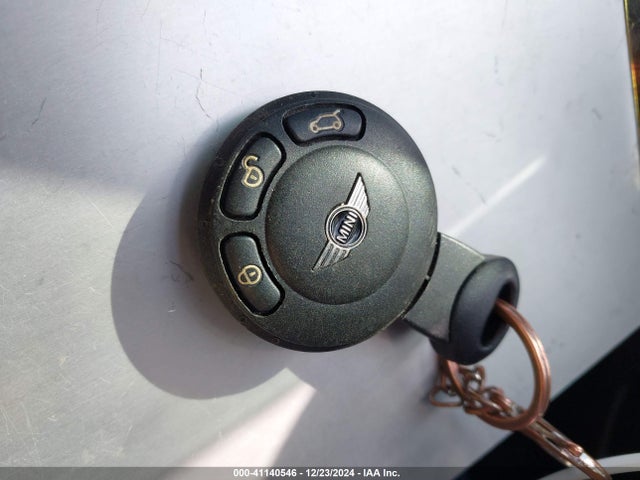 2011 MINI COOPER S WMWSV3C50BTY15560 Photo 10