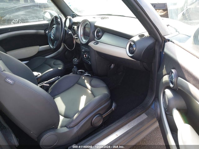 2011 MINI COOPER S WMWSV3C50BTY15560 Photo 4