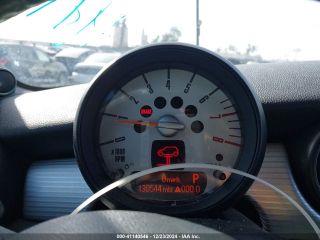 2011 MINI COOPER S WMWSV3C50BTY15560 Photo 6