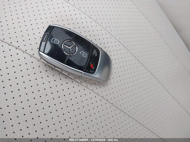 WDDZF4KB1HA040062 Mercedes-Benz E 300 4matic