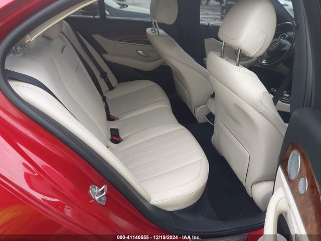 WDDZF4KB1HA040062 Mercedes-Benz E 300 4matic