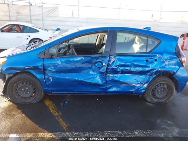 JTDKDTB33F1096408 Toyota Prius C One