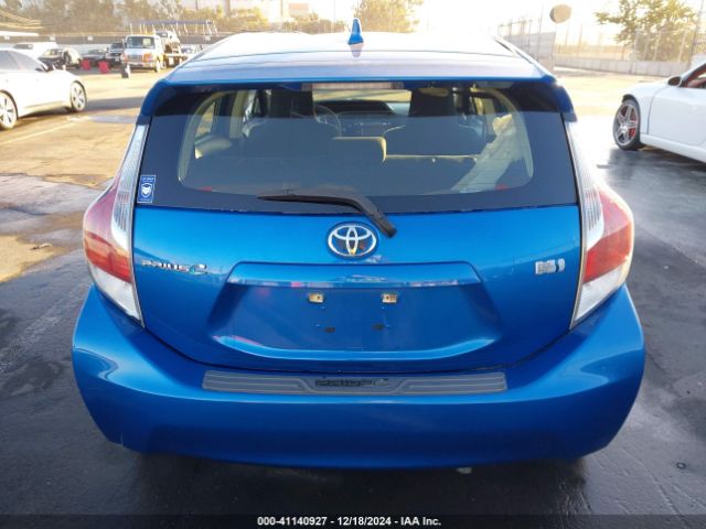 JTDKDTB33F1096408 Toyota Prius C One