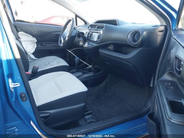 JTDKDTB33F1096408 Toyota Prius C One