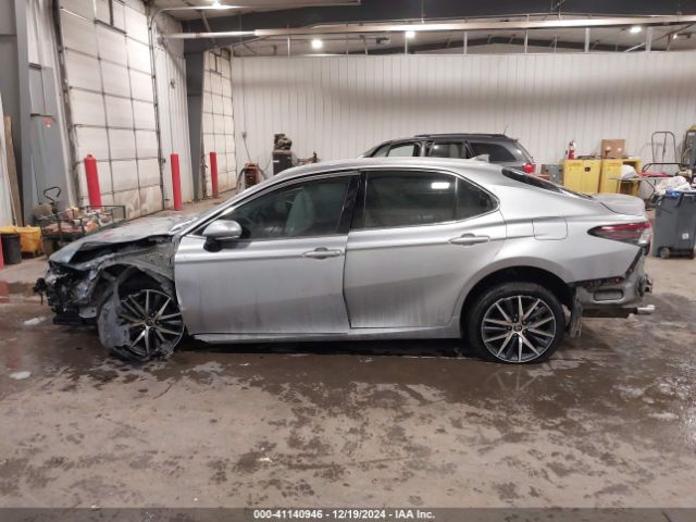 4T1F31AK7NU586683 Toyota Camry Xle Hybrid