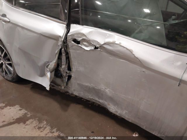 4T1F31AK7NU586683 Toyota Camry Xle Hybrid