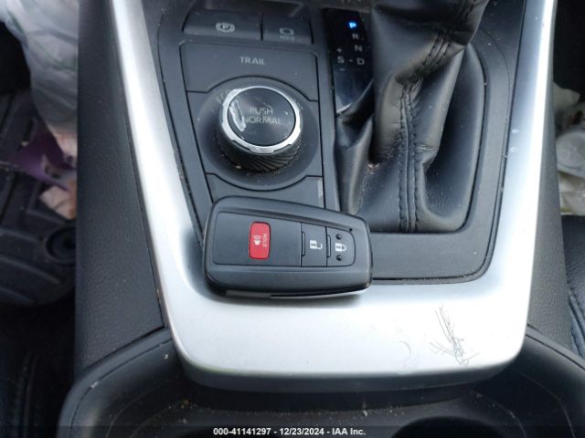 JTMRWRFV0KD017986 Toyota Rav4 Hybrid Xle