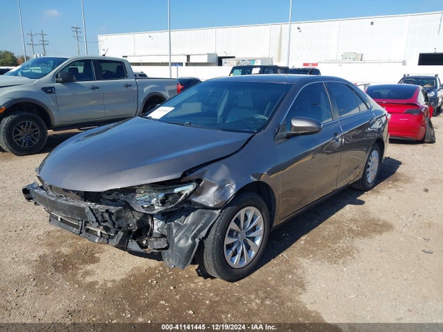 Toyota CAMRY LE 2017 4T1BF1FK2HU639924 Image 2
